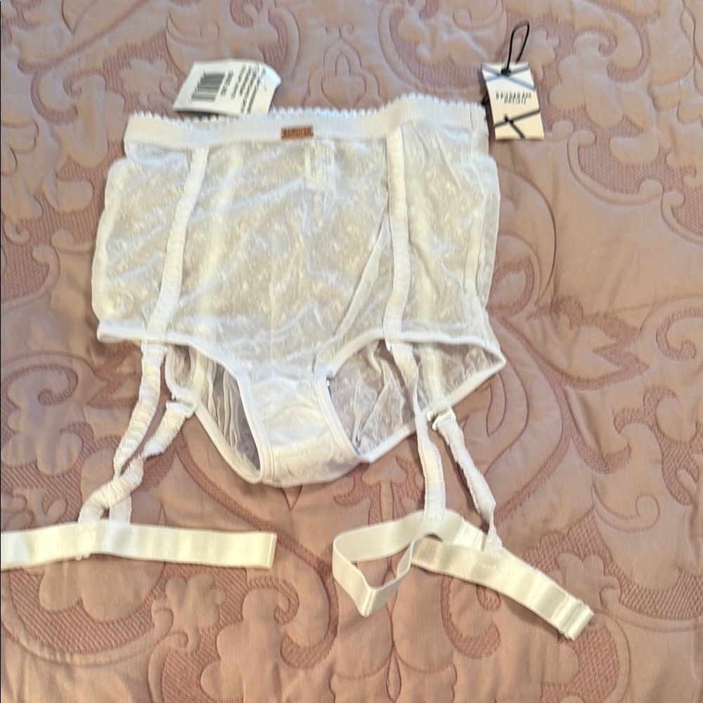 Daydream Nation Elegant White Lace Garter Underwear